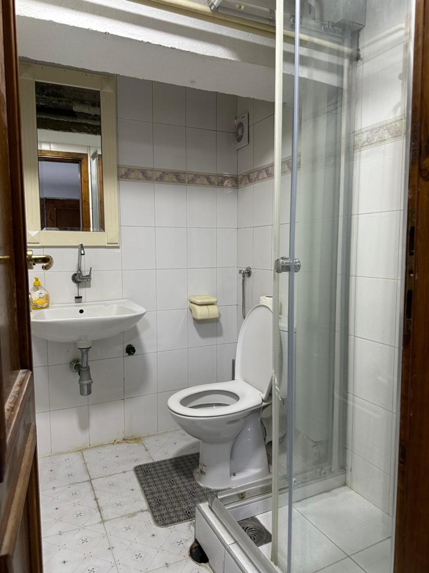 My Mother'S House Hostel Skopje Esterno foto