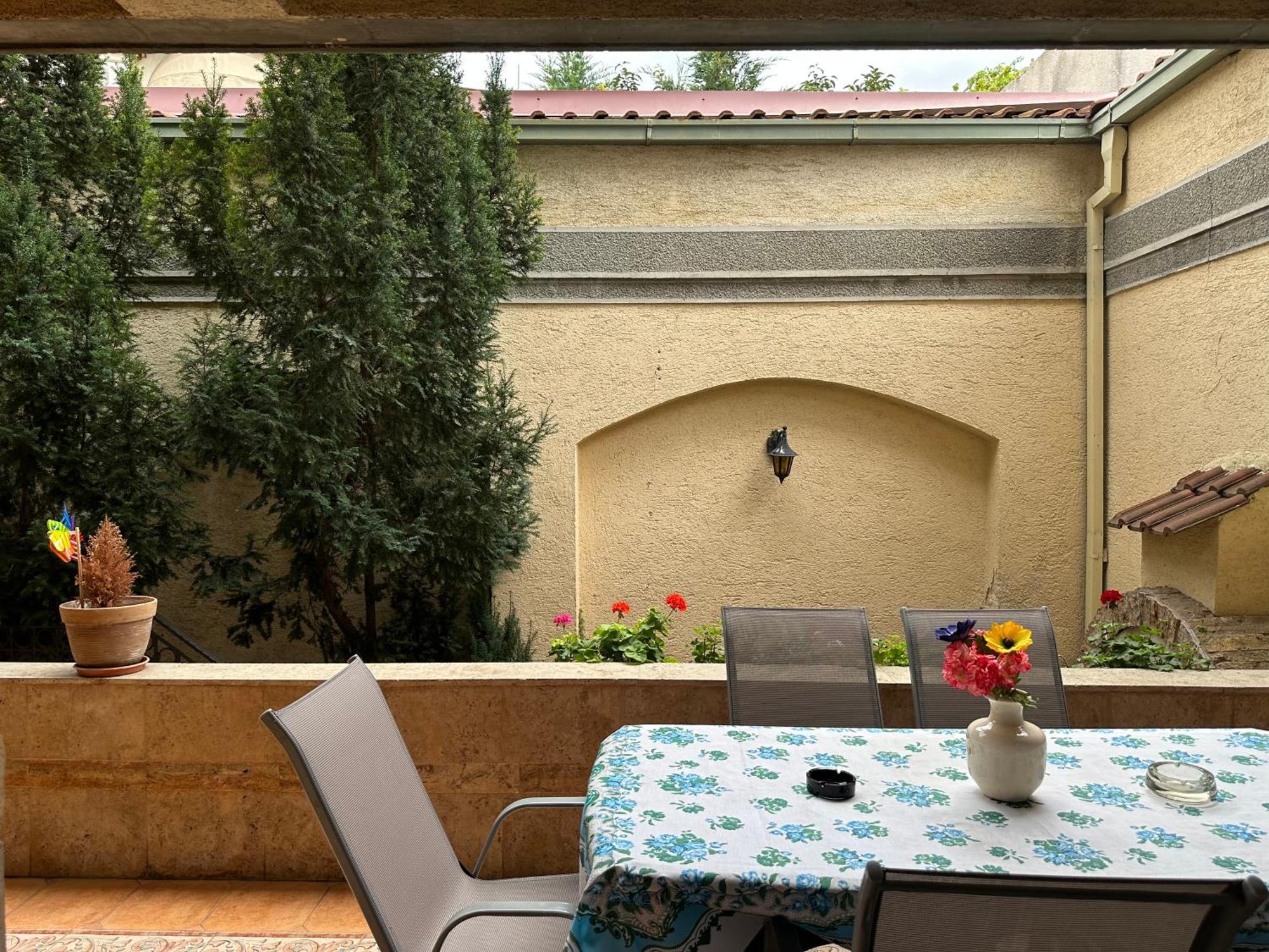 My Mother'S House Hostel Skopje Esterno foto